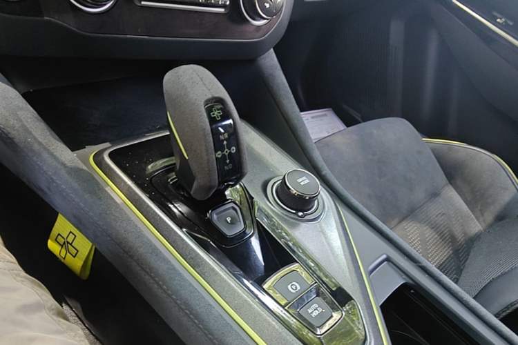 Used Lynk & Co 03 2019 03+ 2.0TD Automatic Wind-Chasing Edition Gear Lever