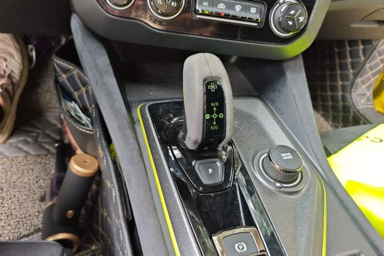 Used Lynk & Co 03 2019 03+ 2.0TD Automatic Wind-Chasing Edition Gear Lever