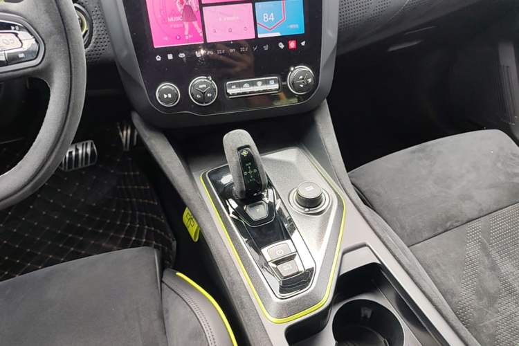Used Lynk & Co 03 2019 03+ 2.0TD Automatic Wind-Chasing Edition Gear Lever