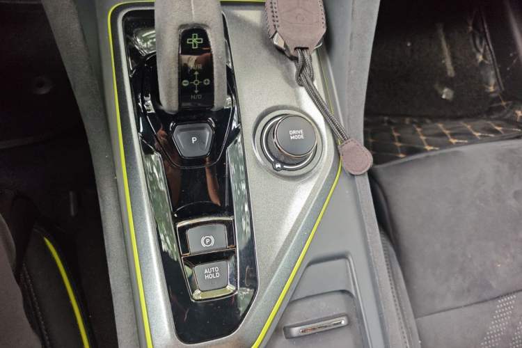 Used Lynk & Co 03 2019 03+ 2.0TD Automatic Performance Package Version Gear Lever