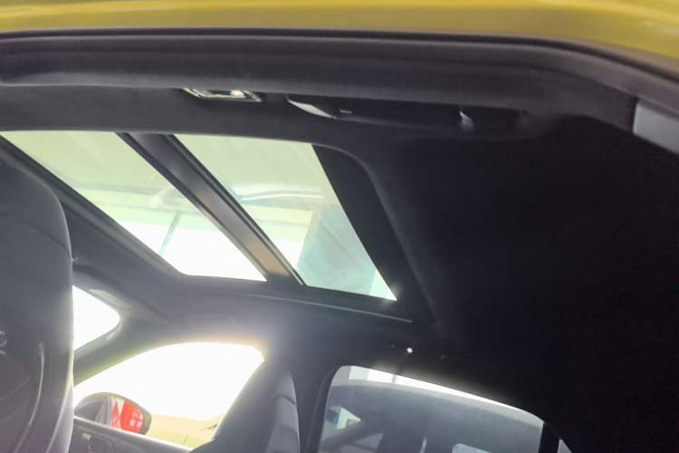 Used Lynk & Co 03 2019 03+ 2.0TD Automatic Wind-Chasing Edition Headliner