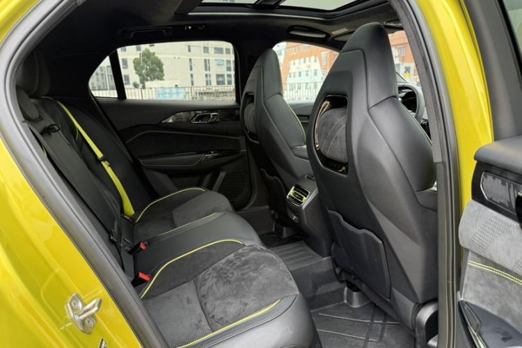 Used Lynk & Co 03 2019 03+ 2.0TD Automatic Wind-Chasing Edition Interior 8