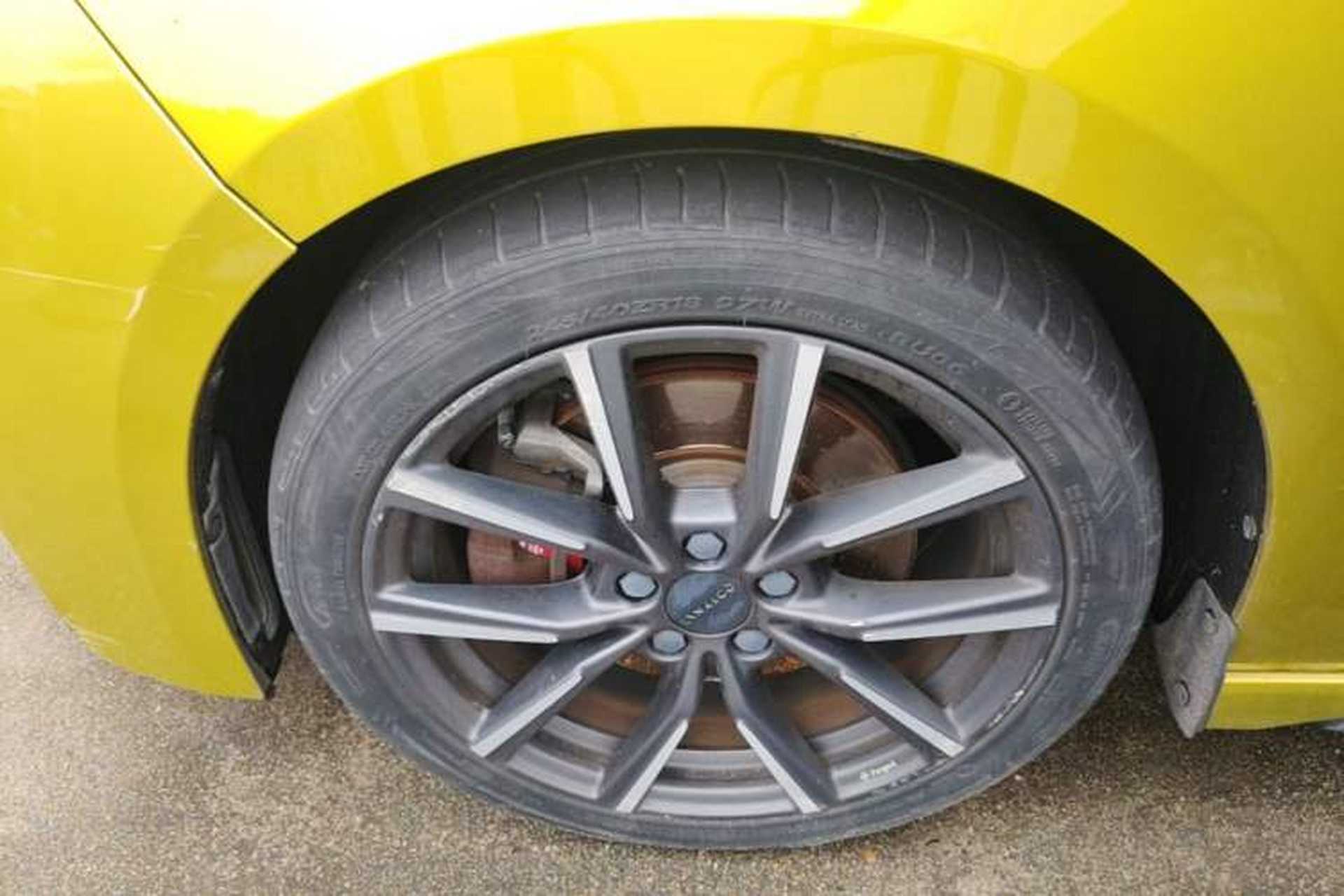 Used Lynk & Co 03 2019 03+ 2.0TD Automatic Hunter Edition Left Front Wheel Hub