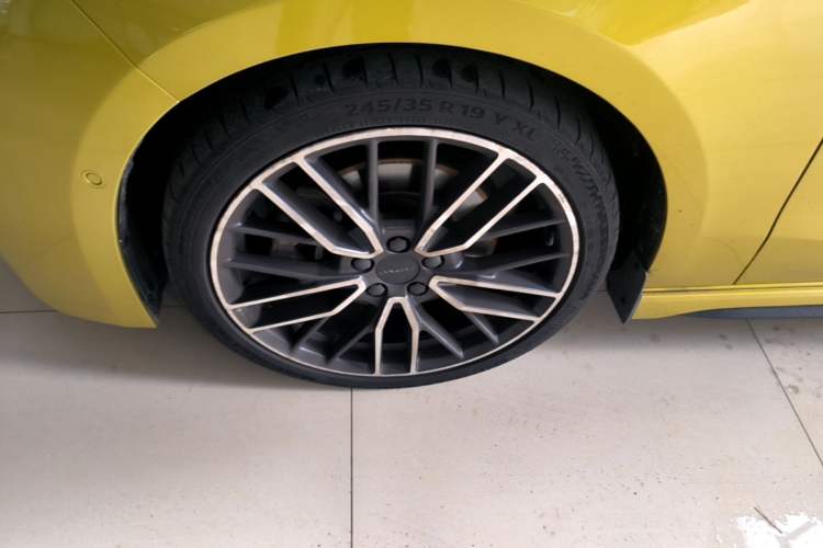 Used Lynk & Co 03 2019 03+ 2.0TD Automatic Wind-Chasing Edition Left Front Wheel Hub
