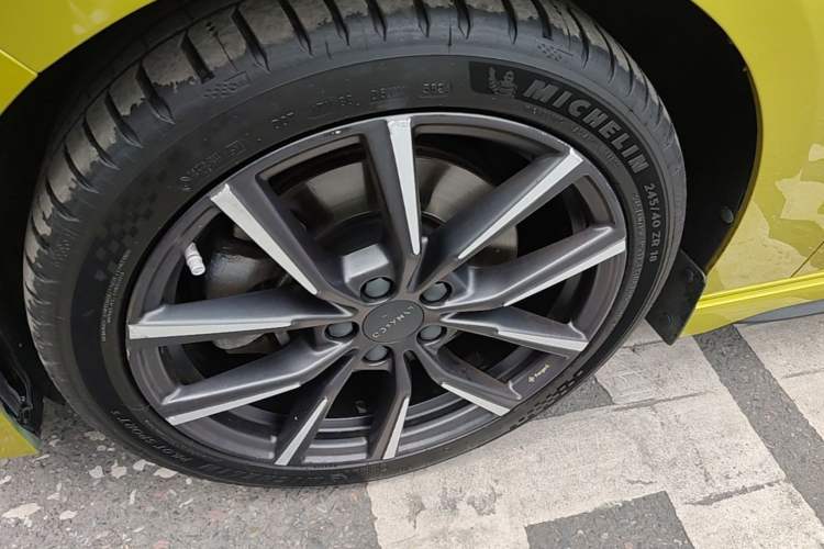 Used Lynk & Co 03 2019 03+ 2.0TD Automatic Wind-Chasing Edition Left Front Wheel Hub