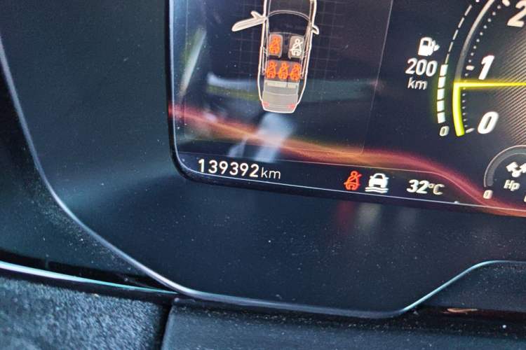 Used Lynk & Co 03 2019 03+ 2.0TD Automatic Wind-Chasing Edition Odometer Close Up