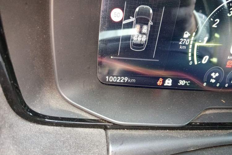 Used Lynk & Co 03 2019 03+ 2.0TD Automatic Wind-Chasing Edition Odometer Close Up