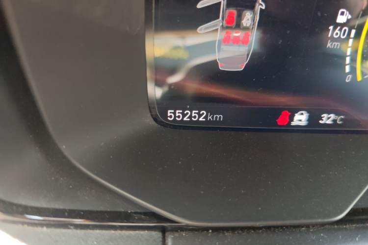 Used Lynk & Co 03 2019 03+ 2.0TD Automatic Wind-Chasing Edition Odometer Close Up