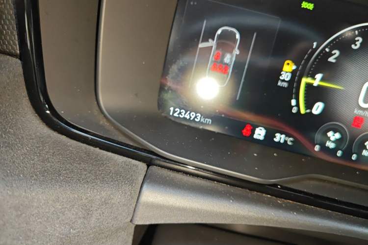 Used Lynk & Co 03 2019 03+ 2.0TD Automatic Wind-Chasing Edition Odometer Close Up