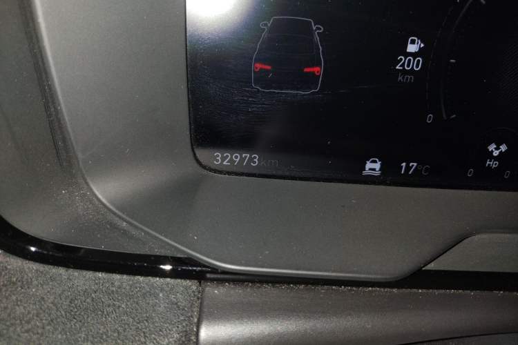Used Lynk & Co 03 2019 03+ 2.0TD Automatic Wind-Chasing Edition Odometer Close Up