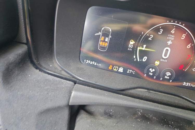 Used Lynk & Co 03 2019 03+ 2.0TD Automatic Wind-Chasing Edition Odometer Close Up