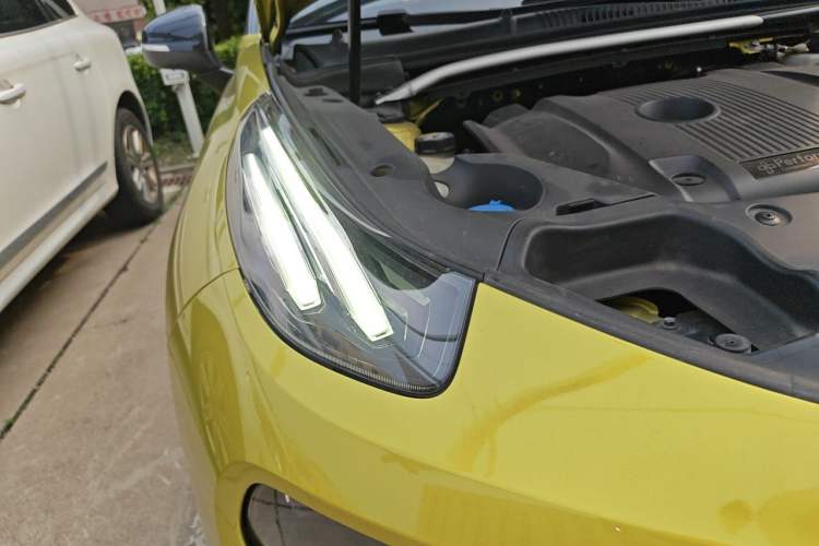 Used Lynk & Co 03 2019 03+ 2.0TD Automatic Wind-Chasing Edition Right Front Headlight