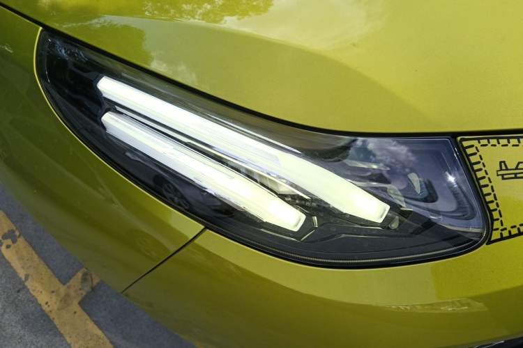 Used Lynk & Co 03 2019 03+ 2.0TD Automatic Wind-Chasing Edition Right Front Headlight