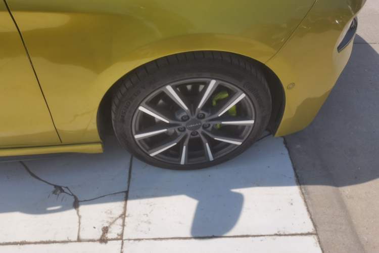 Used Lynk & Co 03 2019 03+ 2.0TD Automatic Wind-Chasing Edition Right Front Wheel Hub