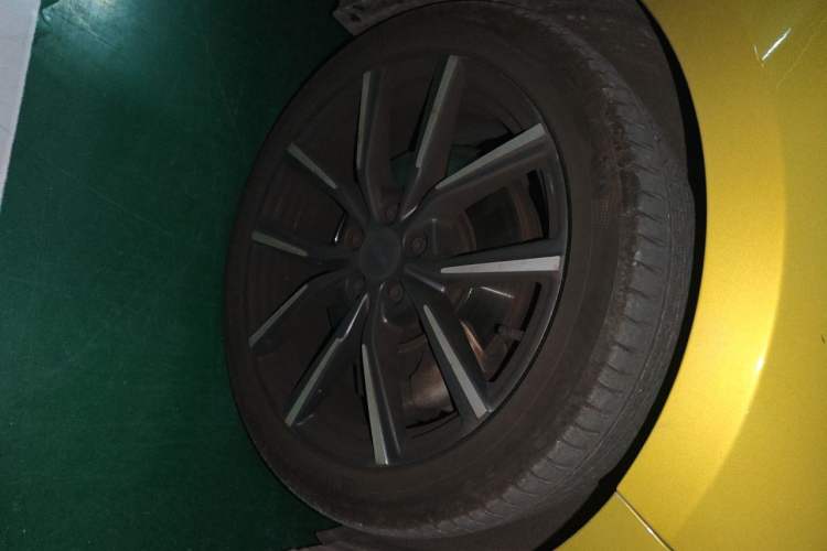 Used Lynk & Co 03 2019 03+ 2.0TD Automatic Hunter Edition Right Front Wheel Hub