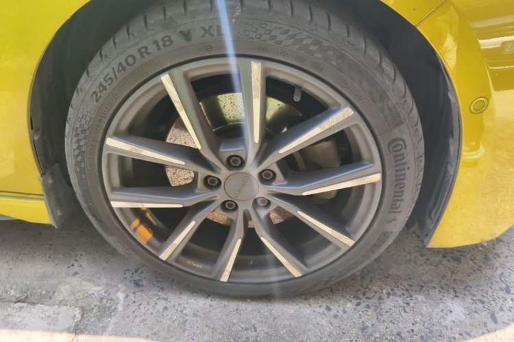 Used Lynk & Co 03 2019 03+ 2.0TD Automatic Wind-Chasing Edition Right Front Wheel Hub