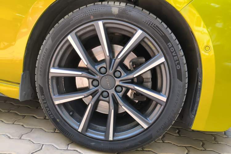 Used Lynk & Co 03 2019 03+ 2.0TD Automatic Wind-Chasing Edition Right Front Wheel Hub