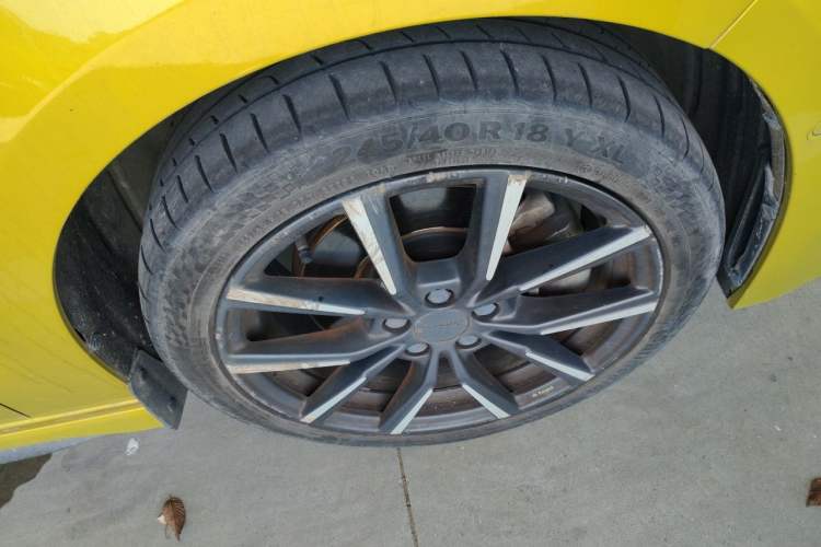 Used Lynk & Co 03 2019 03+ 2.0TD Automatic Wind-Chasing Edition Right Front Wheel Hub