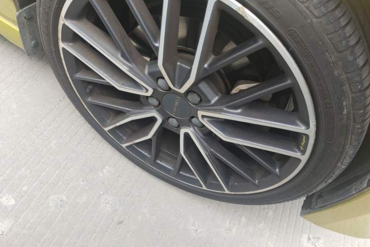 Used Lynk & Co 03 2019 03+ 2.0TD Automatic Wind-Chasing Edition Right Front Wheel Hub