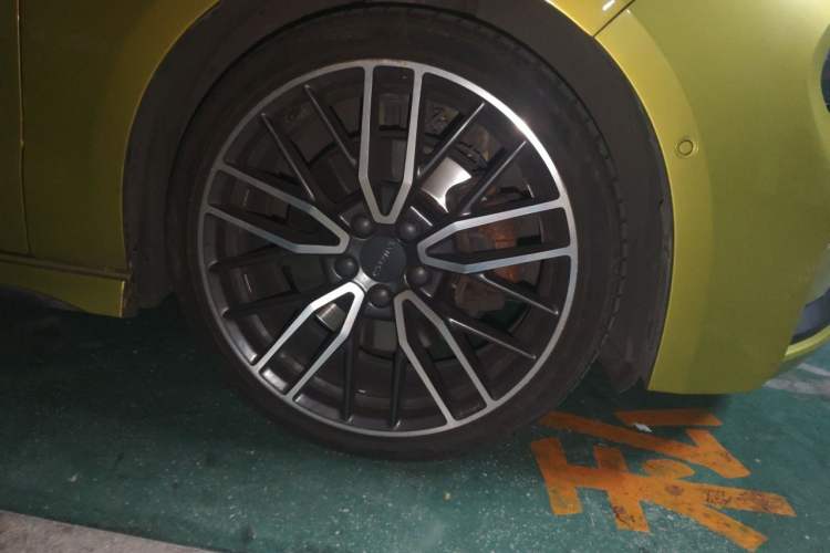 Used Lynk & Co 03 2019 03+ 2.0TD Automatic Wind-Chasing Edition Right Front Wheel Hub