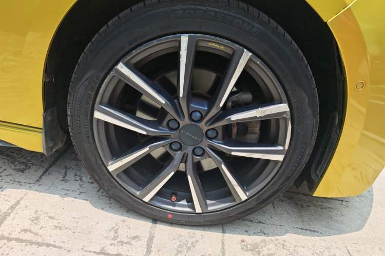 Used Lynk & Co 03 2019 03+ 2.0TD Automatic Wind-Chasing Edition Right Front Wheel Hub