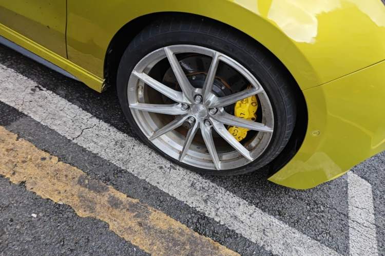 Used Lynk & Co 03 2019 03+ 2.0TD Automatic Wind-Chasing Edition Right Front Wheel Hub