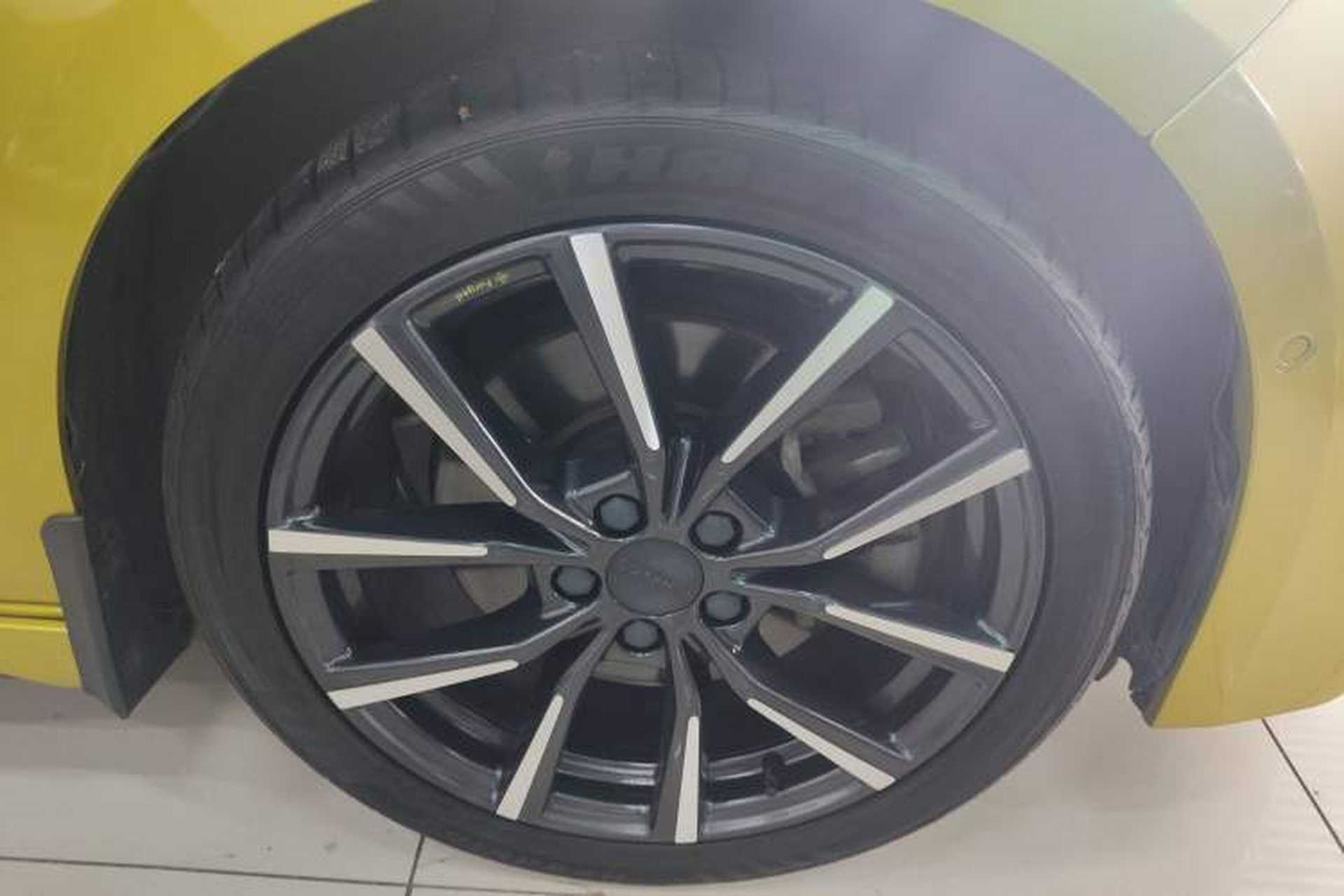 Used Lynk & Co 03 2019 03+ 2.0TD Automatic Wind-Chasing Edition Right Front Wheel Hub