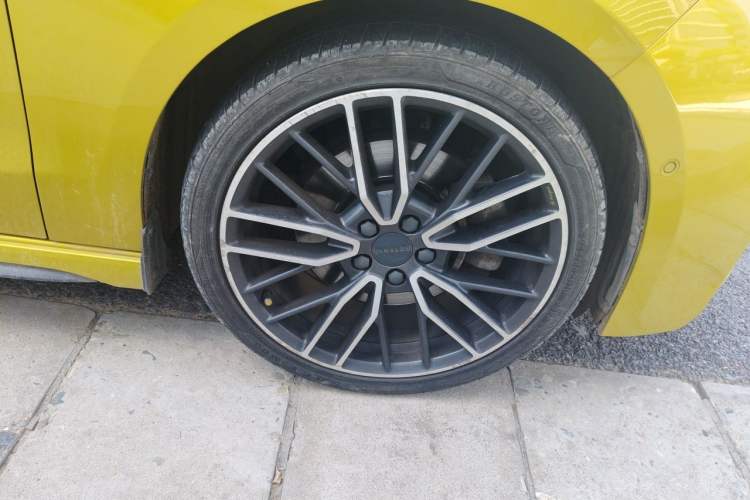 Used Lynk & Co 03 2019 03+ 2.0TD Automatic Wind-Chasing Edition Right Front Wheel Hub