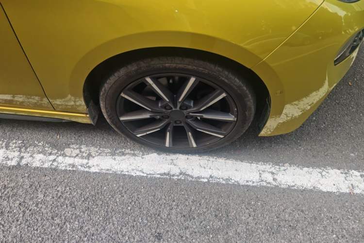 Used Lynk & Co 03 2019 03+ 2.0TD Automatic Wind-Chasing Edition Right Front Wheel Hub