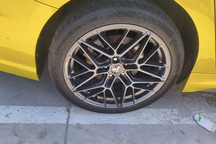 Used Lynk & Co 03 2019 03+ 2.0TD Automatic Wind-Chasing Edition Right Rear Wheel Hub
