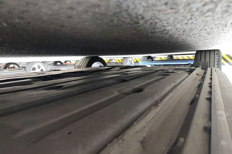 Used Lynk & Co 03 2019 03+ 2.0TD Automatic Wind-Chasing Edition Right Side Sill