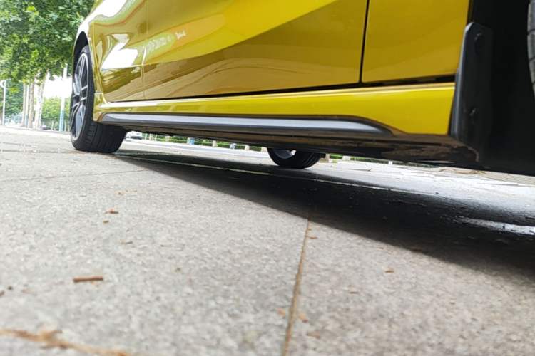 Used Lynk & Co 03 2019 03+ 2.0TD Automatic Wind-Chasing Edition Right Side Sill
