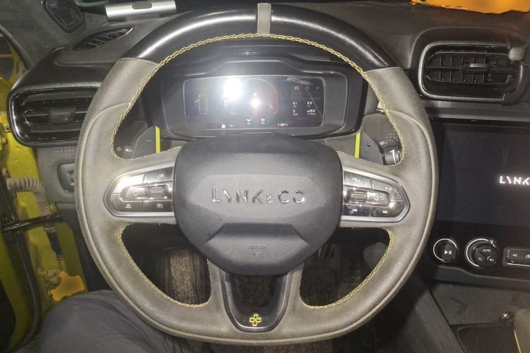 Used Lynk & Co 03 2019 03+ 2.0TD Automatic Wind-Chasing Edition Steering Wheel