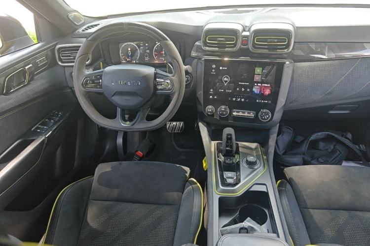 Used Lynk & Co 03 2019 03+ 2.0TD Automatic Wind-Chasing Edition Steering Wheel