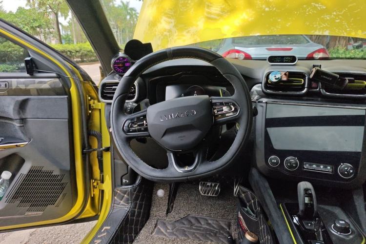 Used Lynk & Co 03 2019 03+ 2.0TD Automatic Wind-Chasing Edition Steering Wheel