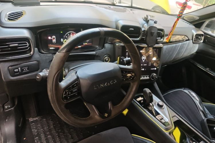 Used Lynk & Co 03 2019 03+ 2.0TD Automatic Wind-Chasing Edition Steering Wheel