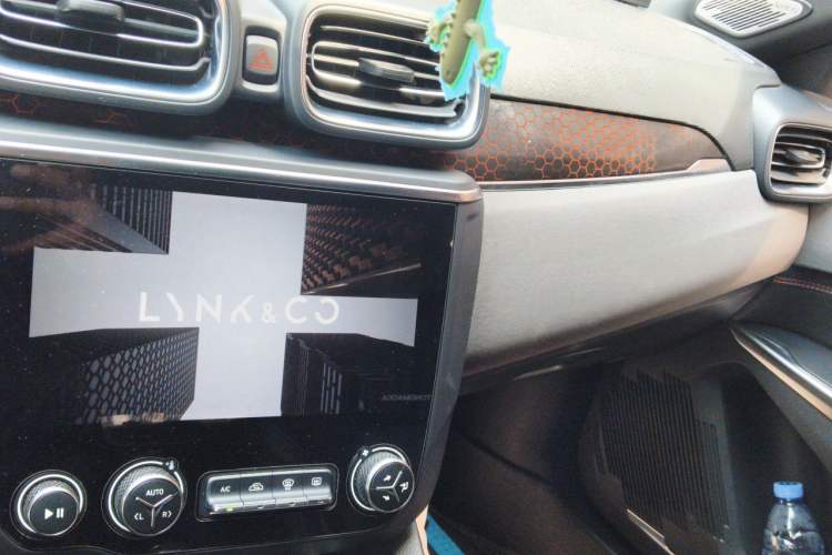 Used Lynk & Co 03 2020 2.0TD Automatic Jing Pro Edition Audio And AC Panel