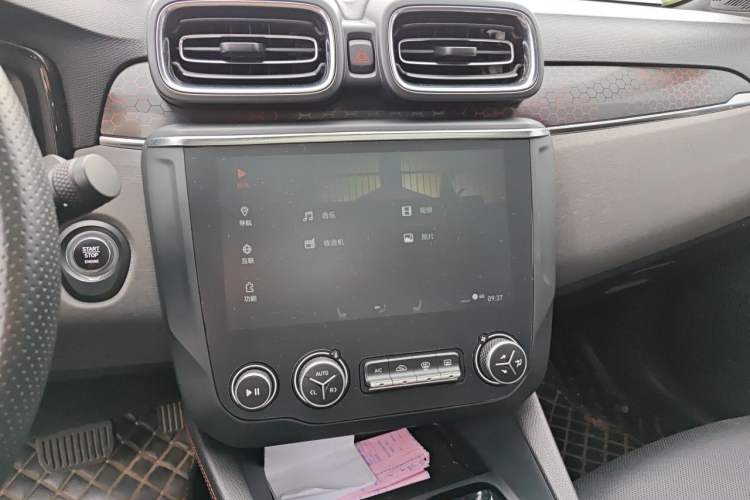 Used Lynk & Co 03 2020 2.0TD Automatic Trend Edition Audio And AC Panel