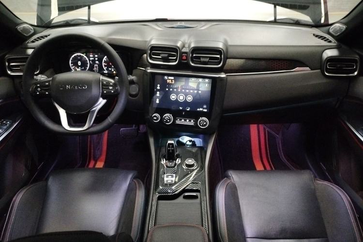 Used Lynk & Co 03 2020 2.0TD Automatic Trend Edition Center Console