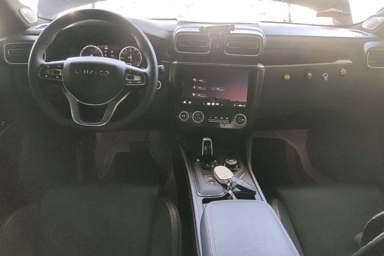 Used Lynk & Co 03 2020 1.5TD DCT JingPro Edition Center Console