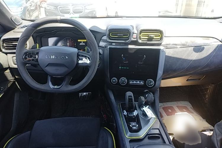 Used Lynk & Co 03 2020 03+ 2.0TD Automatic Wind-Chasing Edition Center Console
