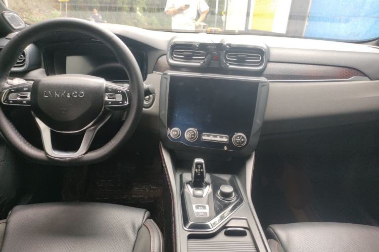 Used Lynk & Co 03 2020 1.5TD DCT JingPro Edition Center Console