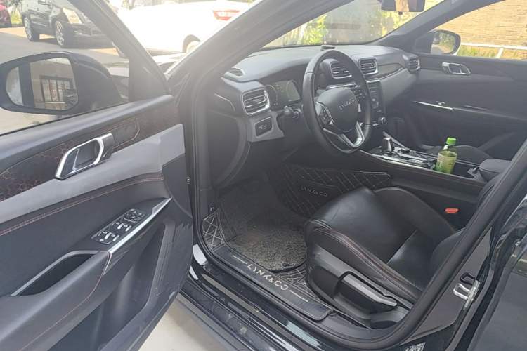 Used Lynk & Co 03 2020 1.5TD DCT Sport Edition Driver Seat