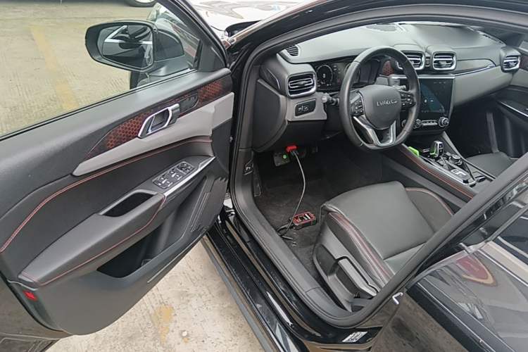 Used Lynk & Co 03 2020 1.5TD DCT Sport Edition Driver Seat