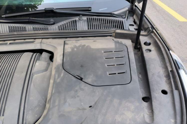 Used Lynk & Co 03 2020 1.5TD DCT JingPro Edition Engine Bay Left