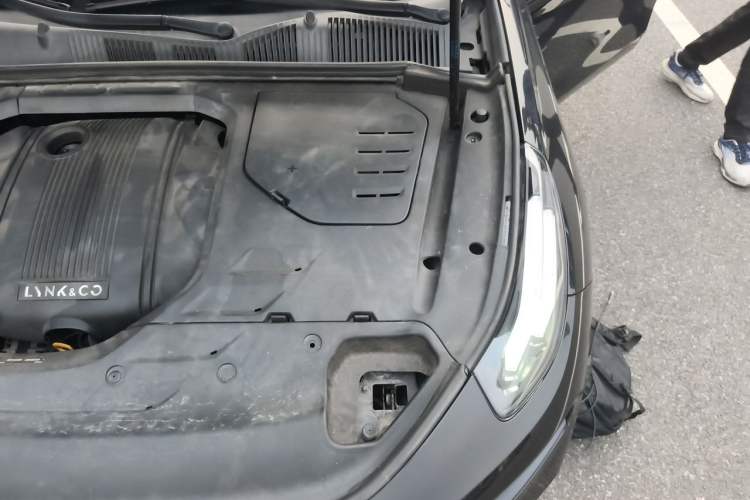 Used Lynk & Co 03 2020 1.5TD DCT JingPro Edition Engine Bay Left