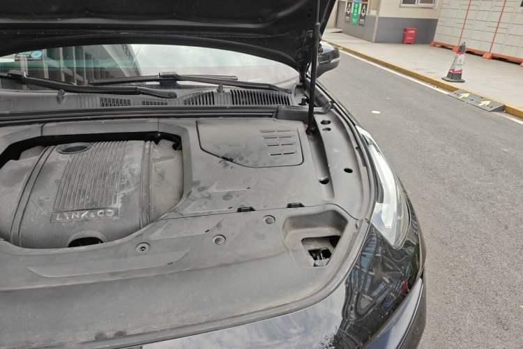 Used Lynk & Co 03 2020 1.5TD DCT JingPro Edition Engine Bay Left