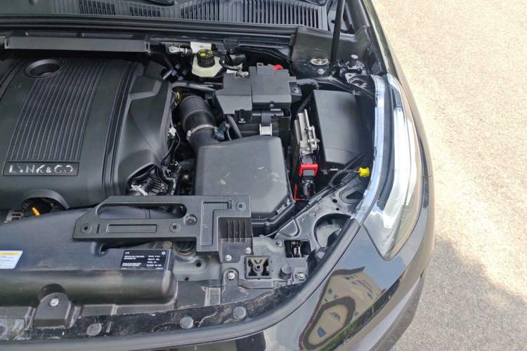Used Lynk & Co 03 2020 1.5TD DCT Sport Edition Engine Bay Left