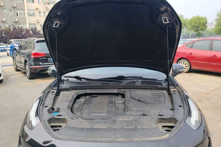 Used Lynk & Co 03 2020 1.5TD DCT JingPro Edition Engine Bay