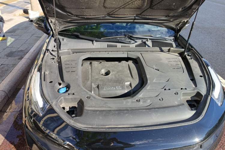 Used Lynk & Co 03 2020 2.0TD Automatic Jing Pro Edition Engine Bay Right